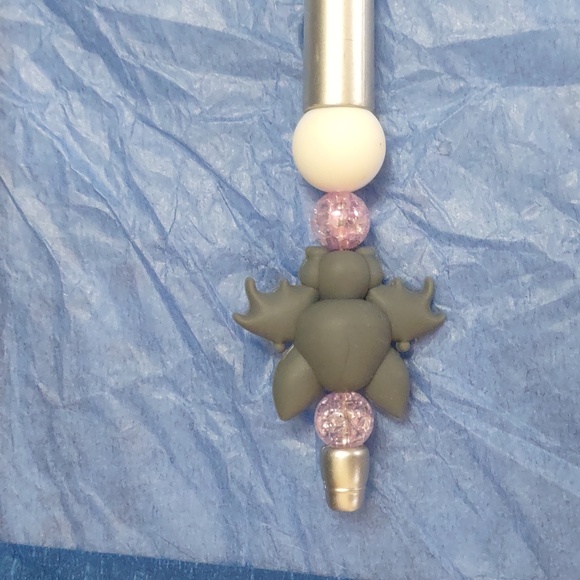 HOMEMADE ADORABLE BAT THEMED PEN WITH PURPLE AND WHITE BEADS REMOVABLE TOPPER - Picture 4 of 5